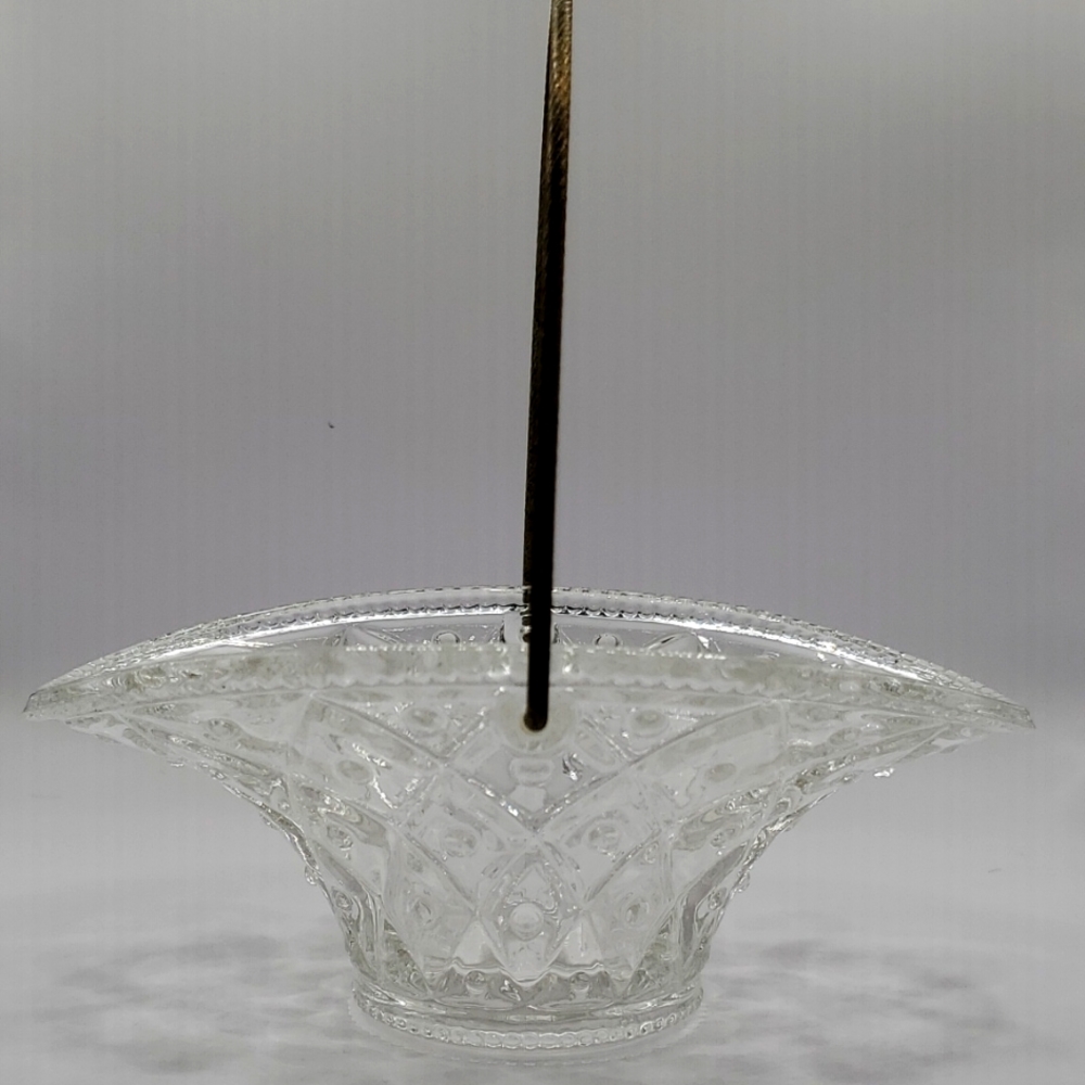Avon crystal soap dish